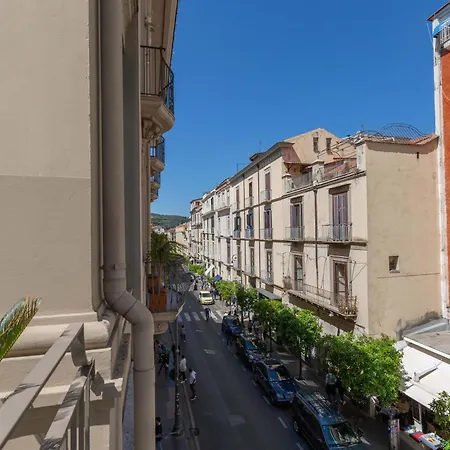 - Diamond De Luxe Apartman *