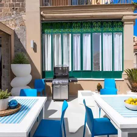 - Diamond De Luxe Apartman Sorrento